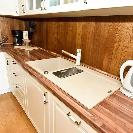 ヴィラ Stone Anita With Pool *