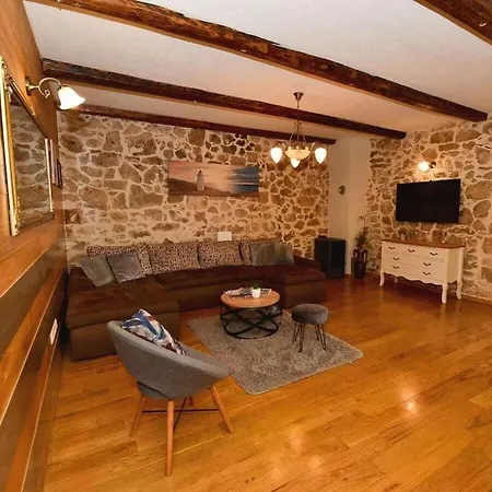 Stone Anita With Pool Galovac