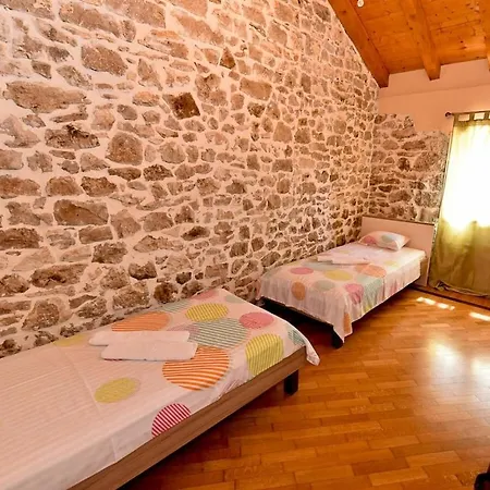 Stone Anita With Pool *