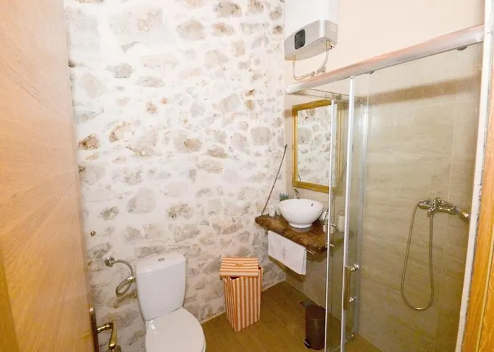 Stone Anita With Pool