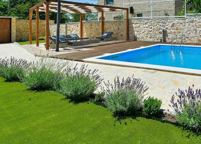 Stone Anita With Pool Вилла *