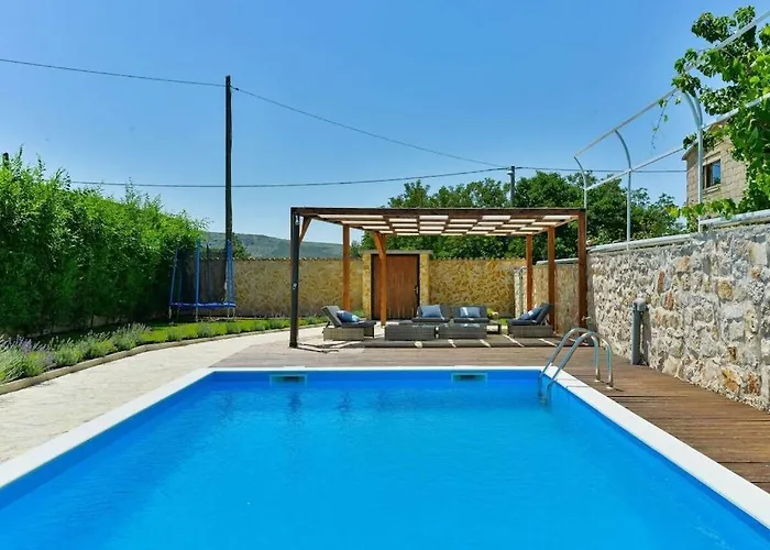 Stone Anita With Pool *