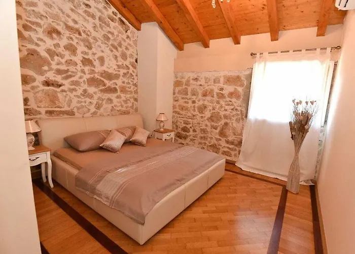 Stone Anita With Pool Galovac (Zadar)